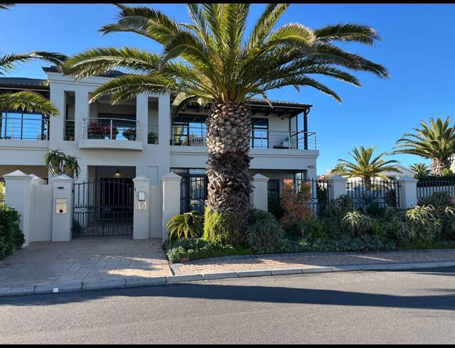 1 BEDROOM APARTMENT TO LET IN MELKBOSSTRAND CENTRAL